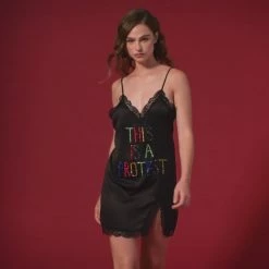 Cheap 🎁 Bluebella - US BB X Ashish This Is A Protest Chemise 🔔 -Deals collections Store unnamed file 33
